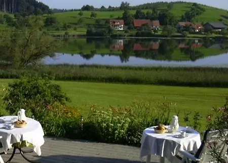 Gaestehaus Am Muttelsee Guest house Tettnang